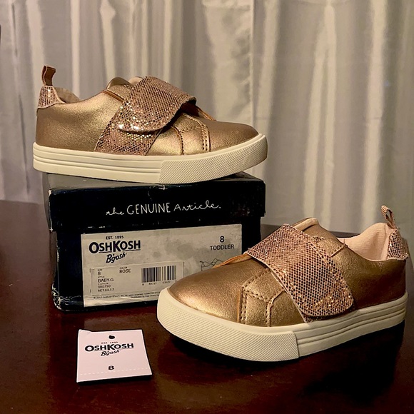 OshKosh B’gosh Rose Sneakers. - Picture 2 of 3